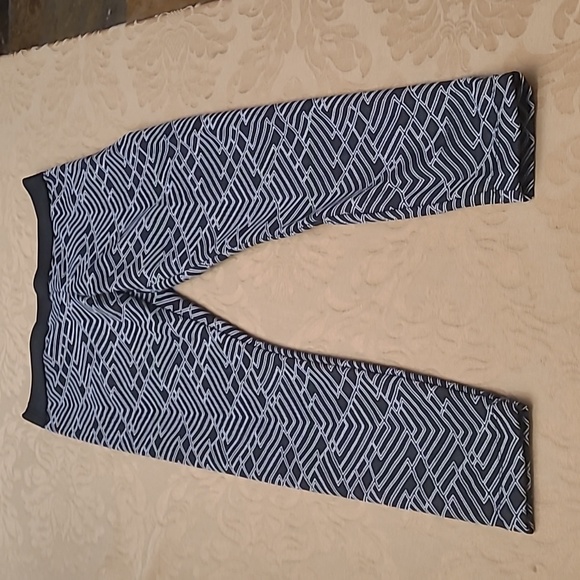 Koral Revolve Brand Vertex Knockout Cropped Leggings Size S - Picture 2 of 4